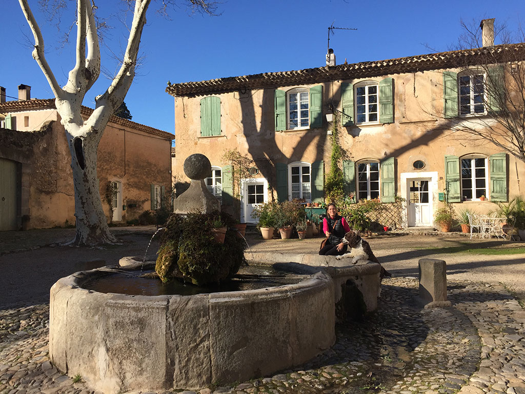 painting holidays in France main square villeneuvette